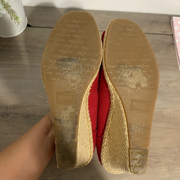 Toms red canvas wedges size 9 (used) - Picture 7 of 9